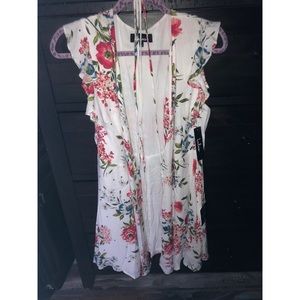NWT Lulu’s Floral Wrap Dress